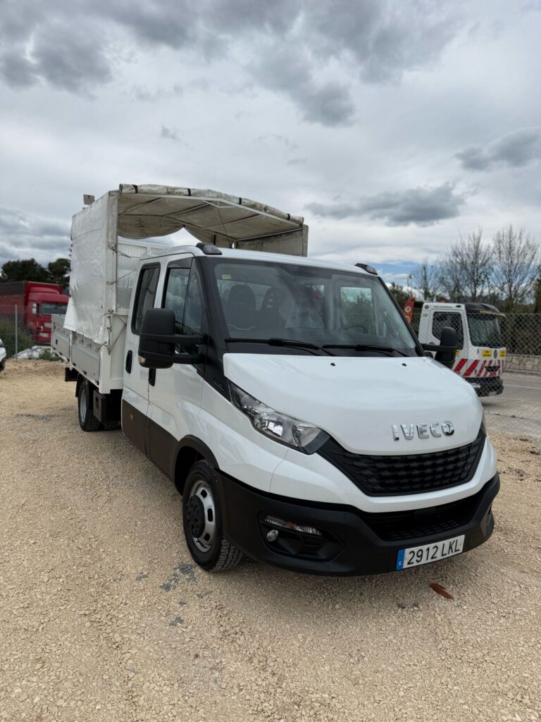 IVECO DAILY 35C 14H VOLQUETE 7 PLAZAS 2021